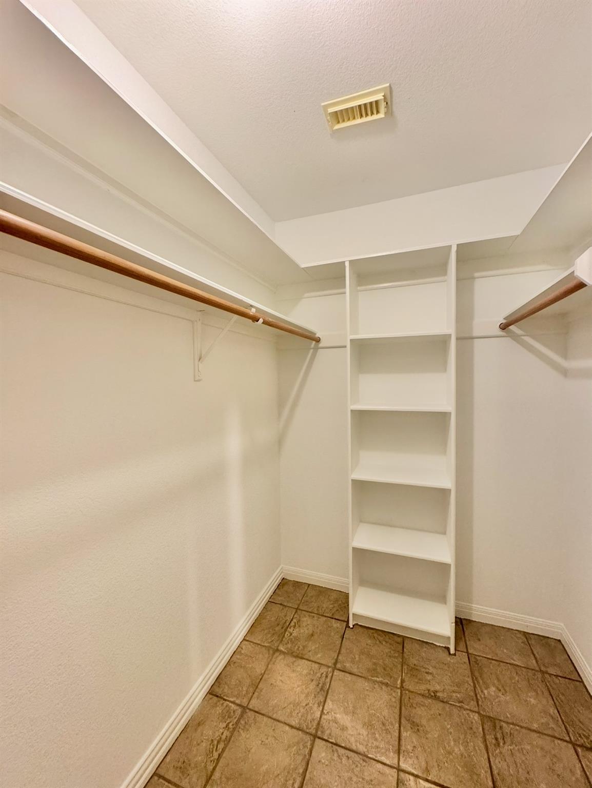 224 Crooked Hollow Dr, Elgin, TX 78621