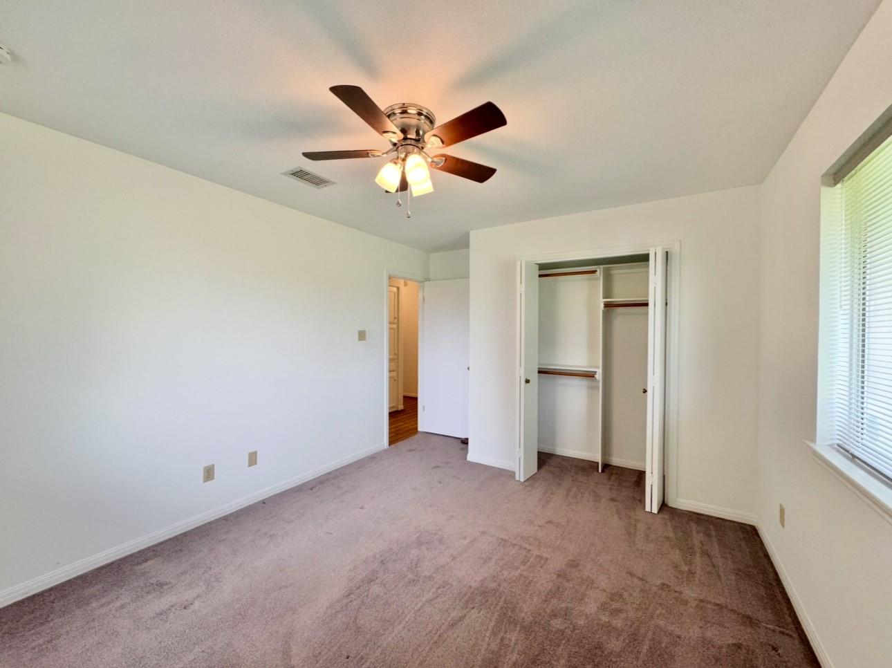 224 Crooked Hollow Dr, Elgin, TX 78621