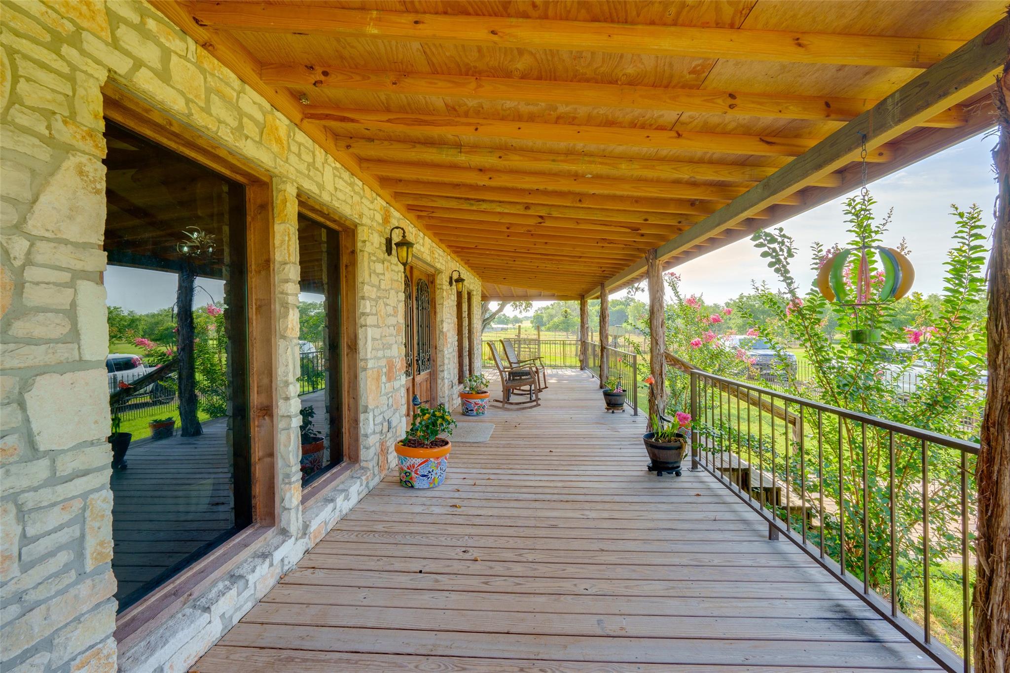10745 Rosemar Ln, Adkins, TX 78101