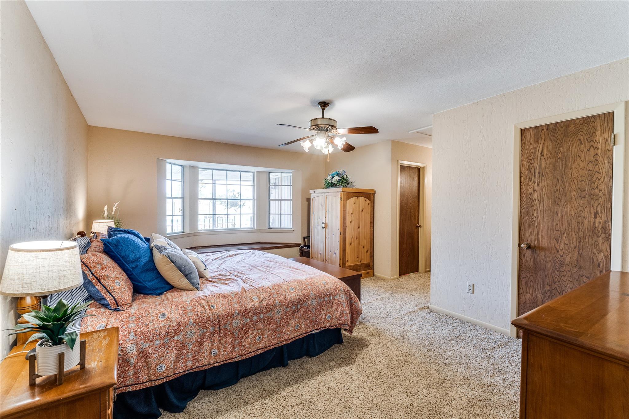 10745 Rosemar Ln, Adkins, TX 78101