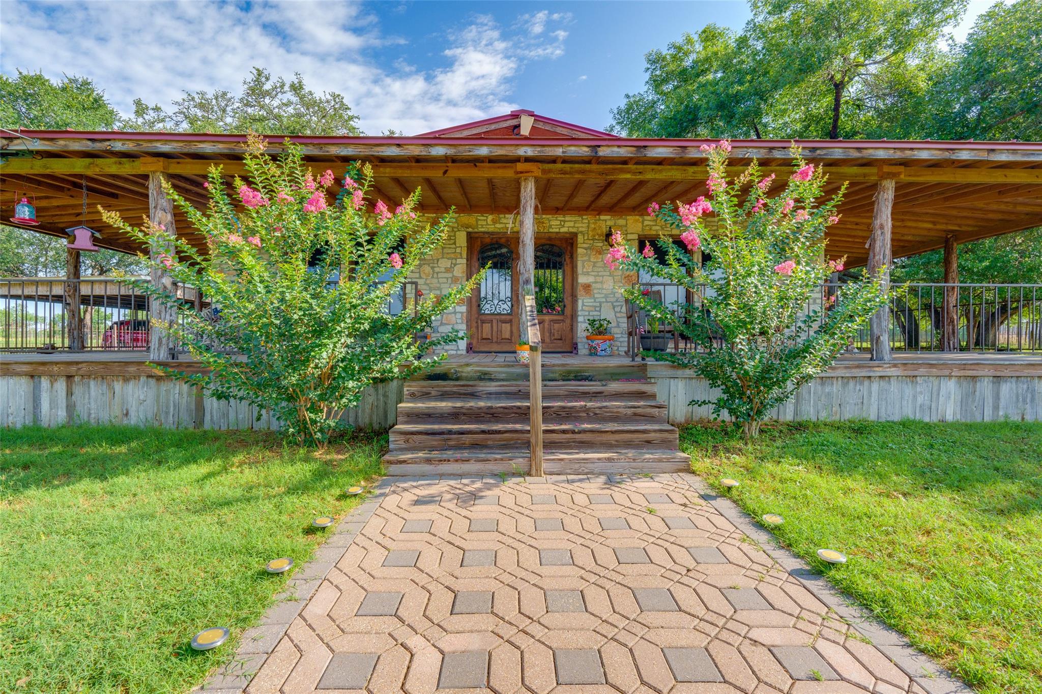 10745 Rosemar Ln, Adkins, TX 78101