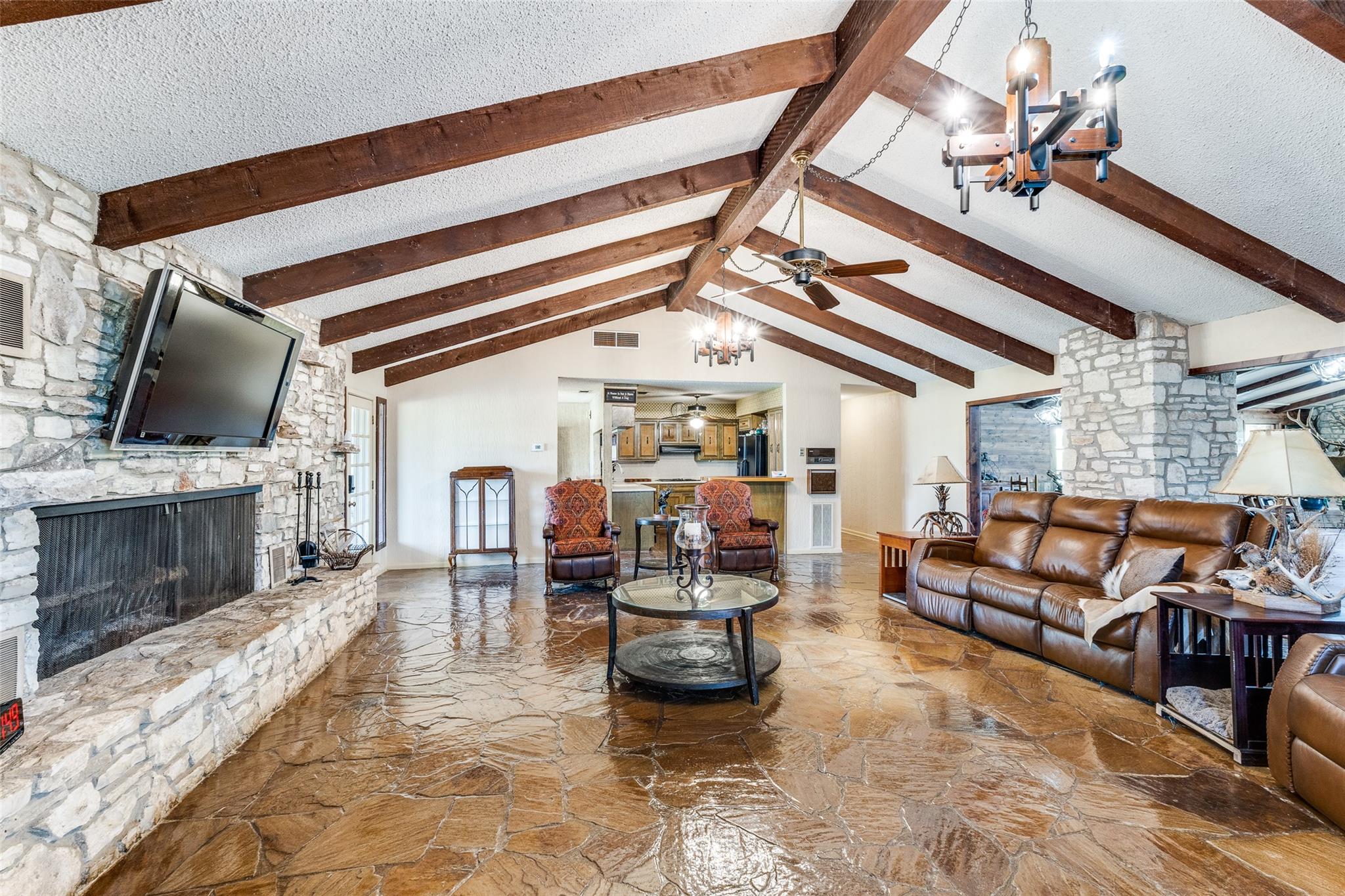 10745 Rosemar Ln, Adkins, TX 78101
