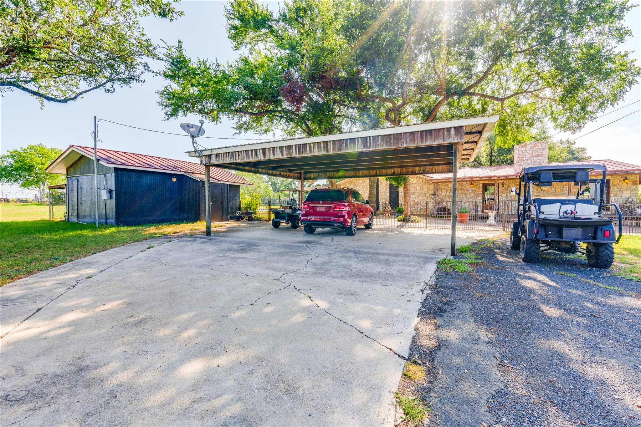 10745 Rosemar Ln, Adkins, TX 78101