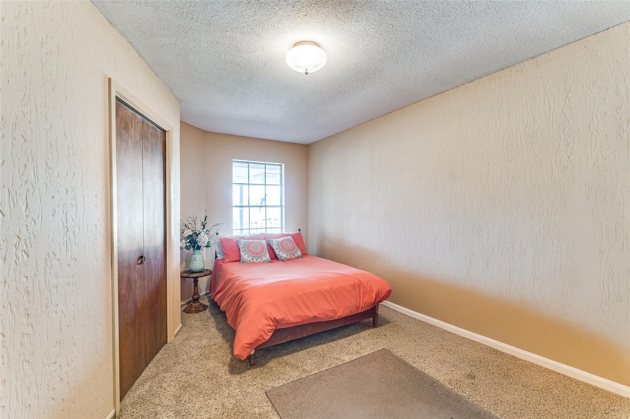 10745 Rosemar Ln, Adkins, TX 78101