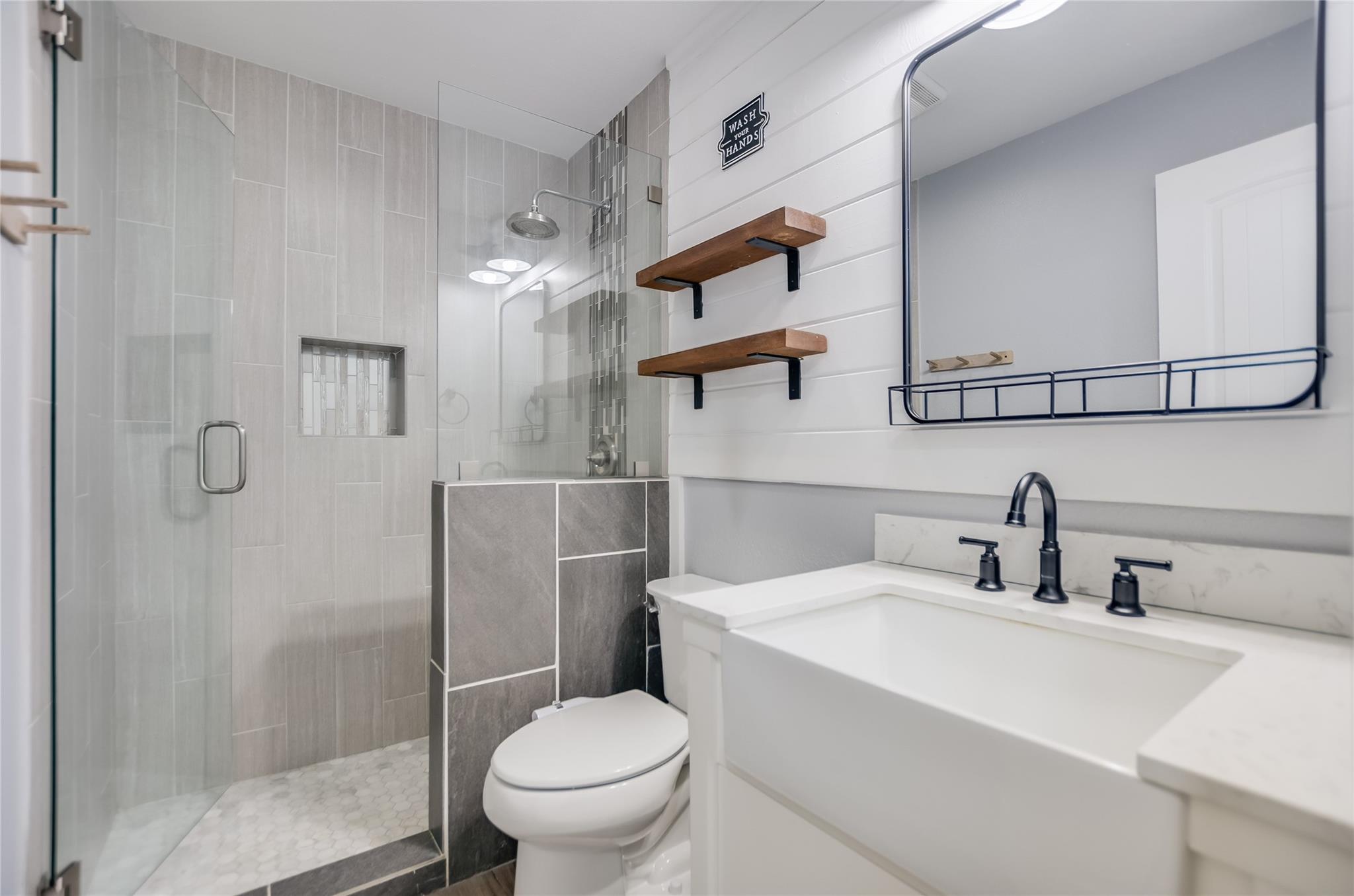 3112 Oak Ridge Dr, Horseshoe Bay, TX 78657