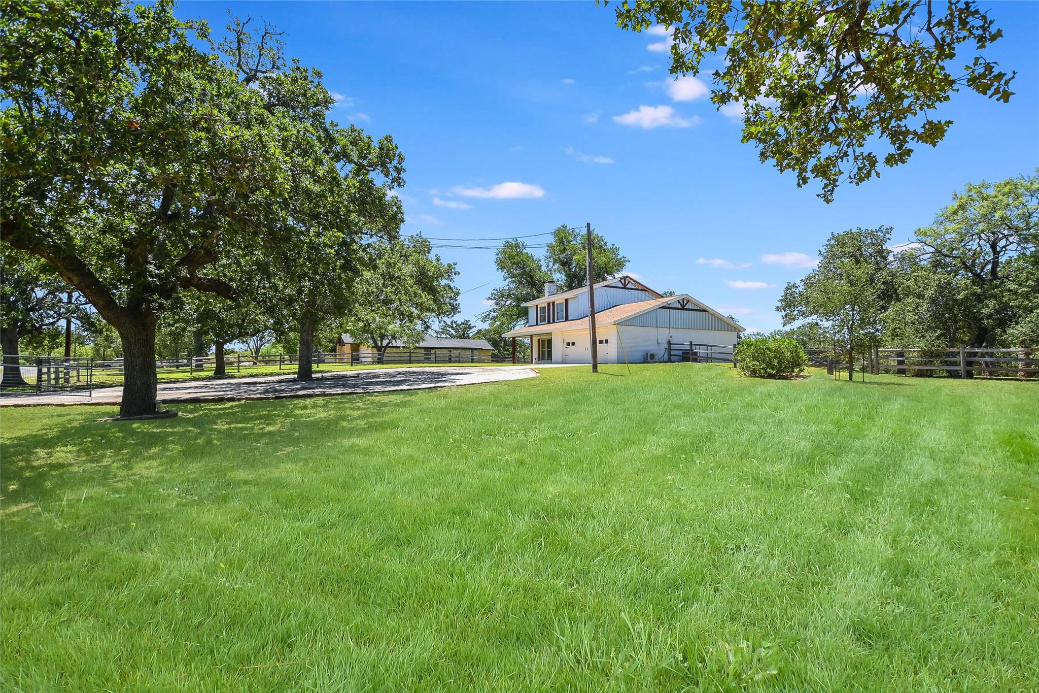 3112 Oak Ridge Dr, Horseshoe Bay, TX 78657