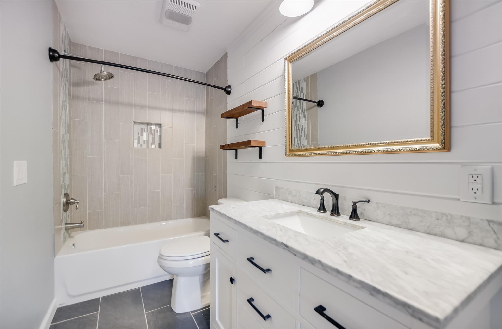 3112 Oak Ridge Dr, Horseshoe Bay, TX 78657