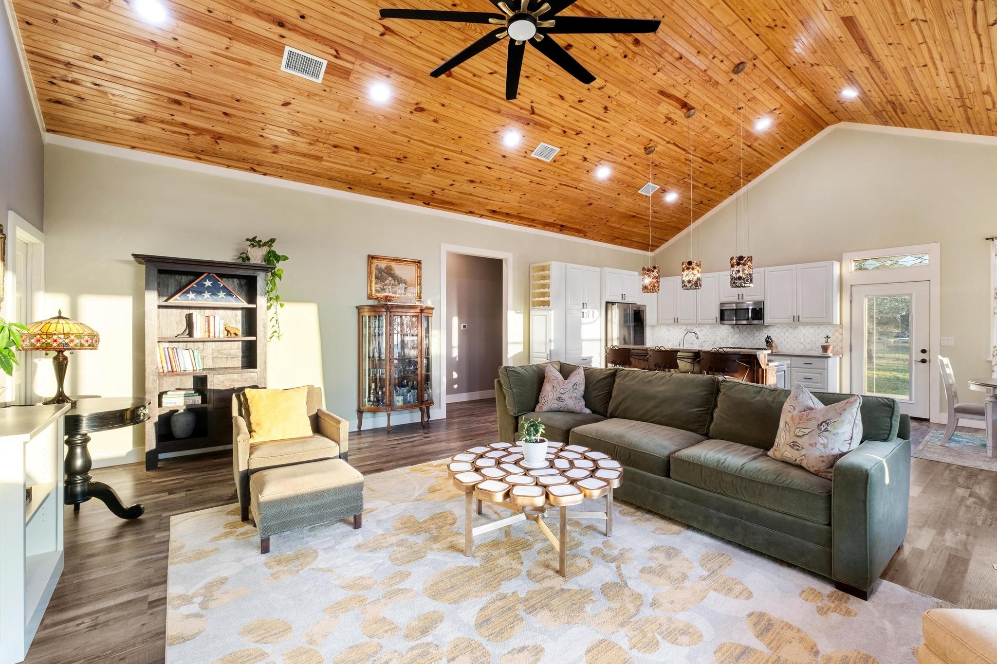 2025 Cripple Creek Stage Rd, Dripping Springs, TX 78620