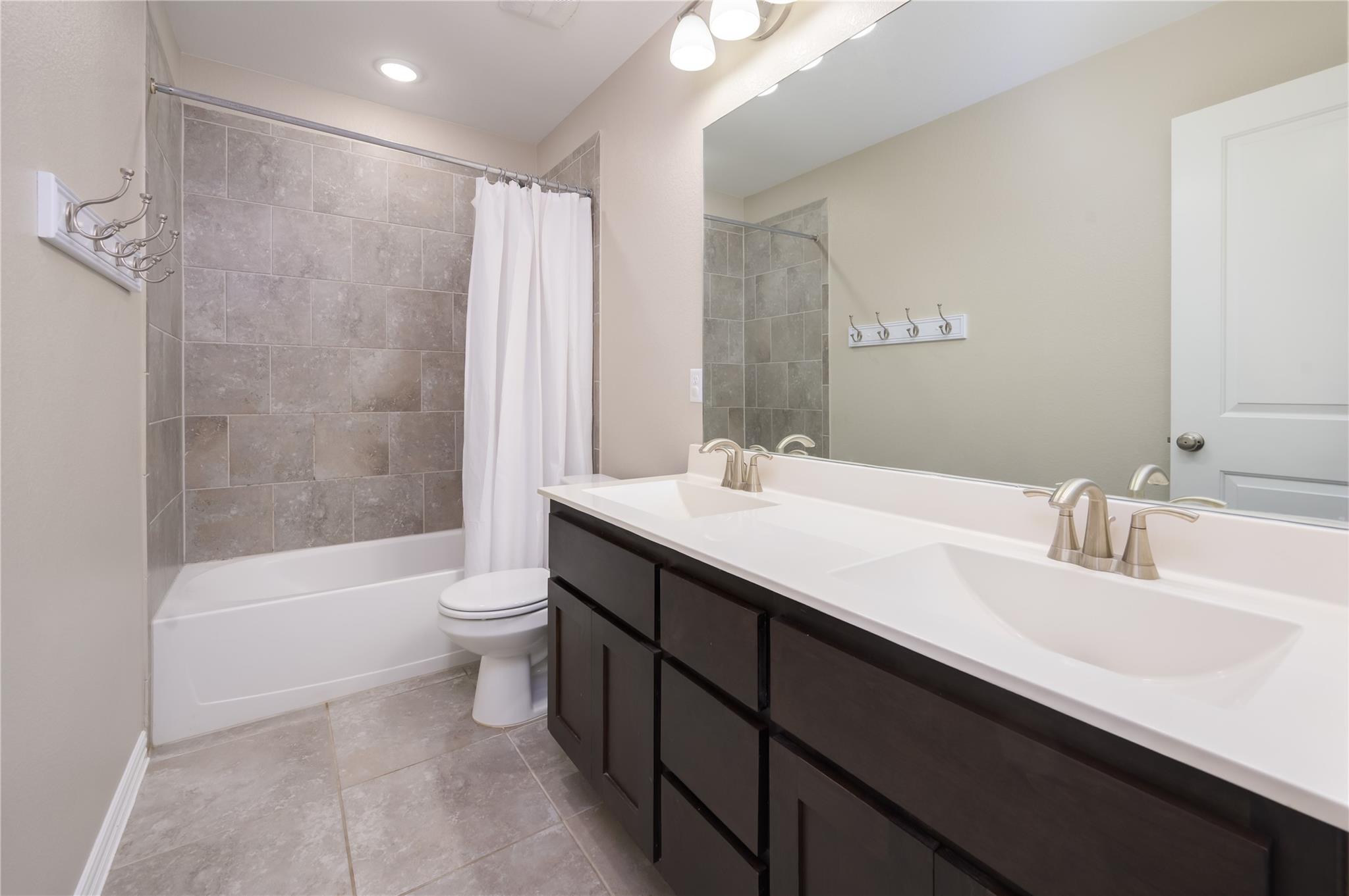 5612 Wild Foxglove Rd, Spicewood, TX 78669