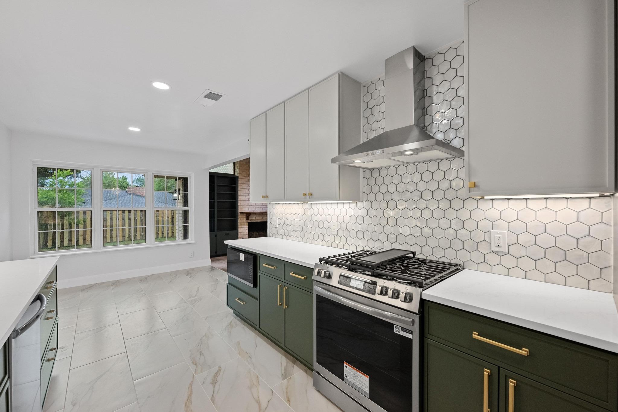 8909 Laurel Grove Dr, Austin, TX 78758