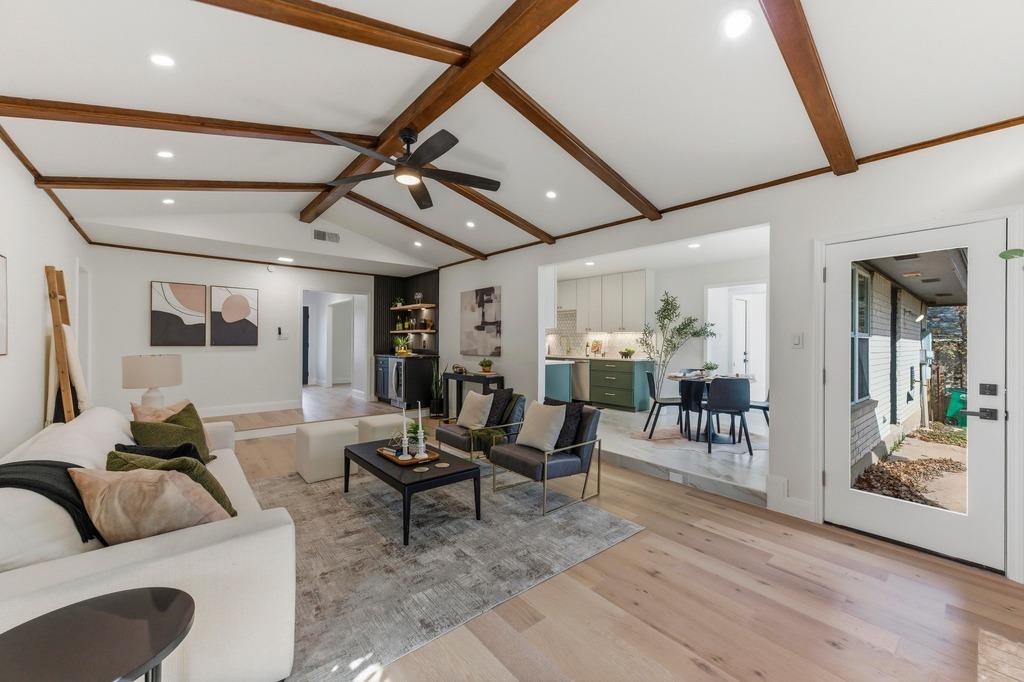 8909 Laurel Grove Dr, Austin, TX 78758