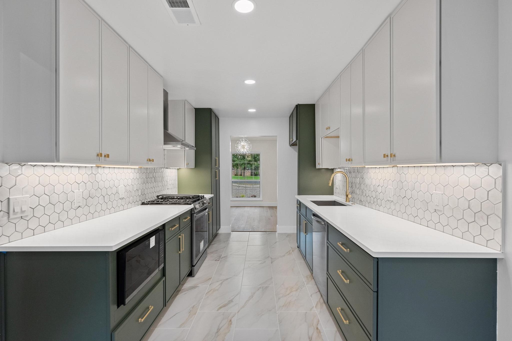 8909 Laurel Grove Dr, Austin, TX 78758
