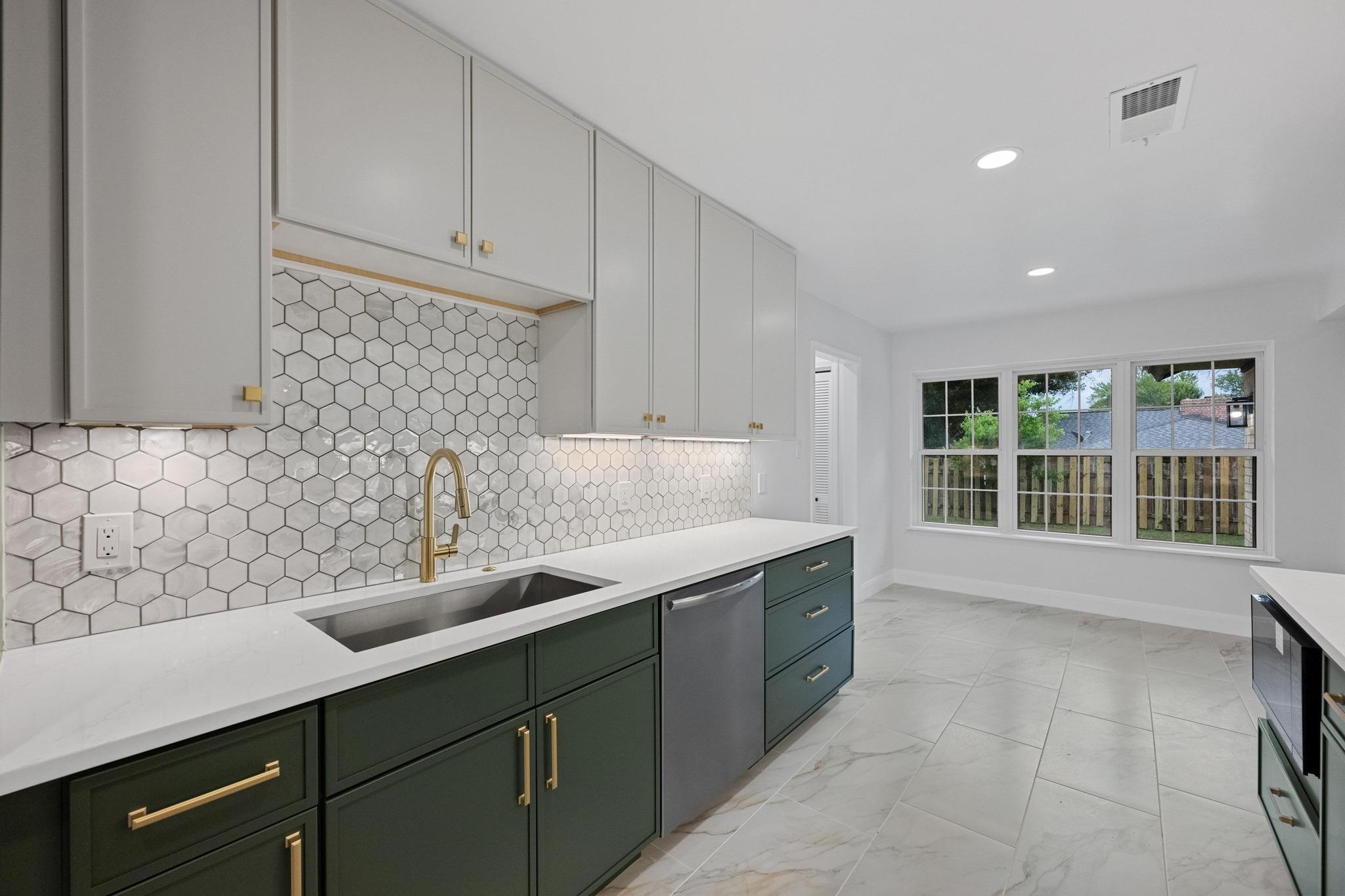 8909 Laurel Grove Dr, Austin, TX 78758