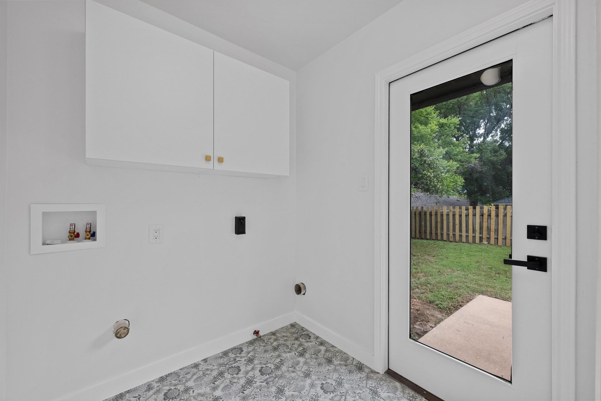 8909 Laurel Grove Dr, Austin, TX 78758