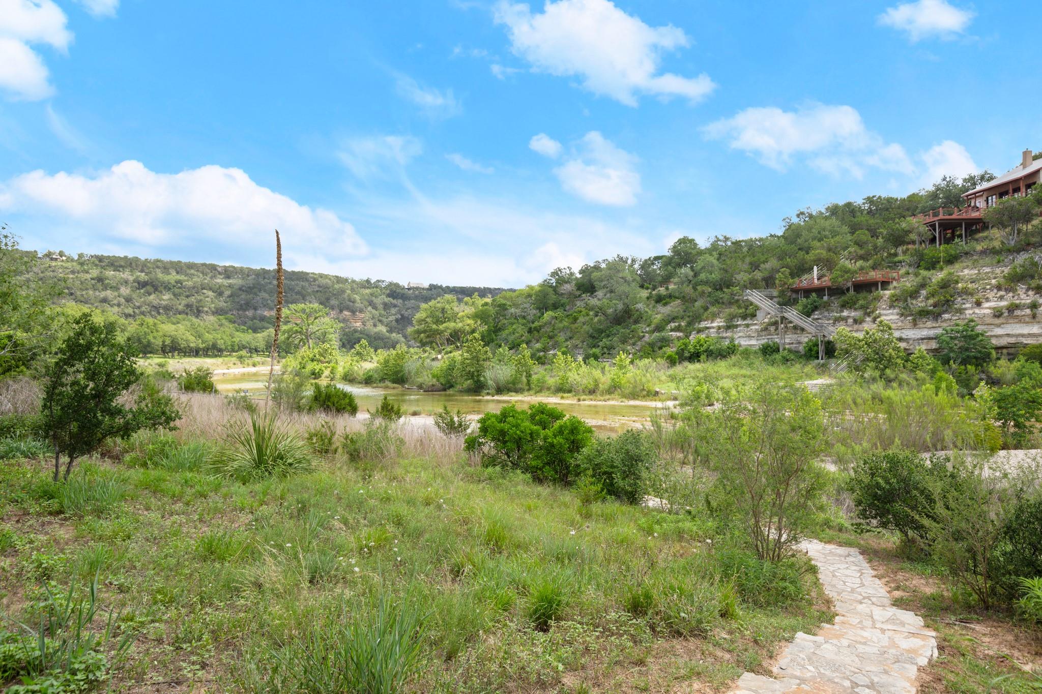 650 Bluffview Dr, Wimberley, TX 78676