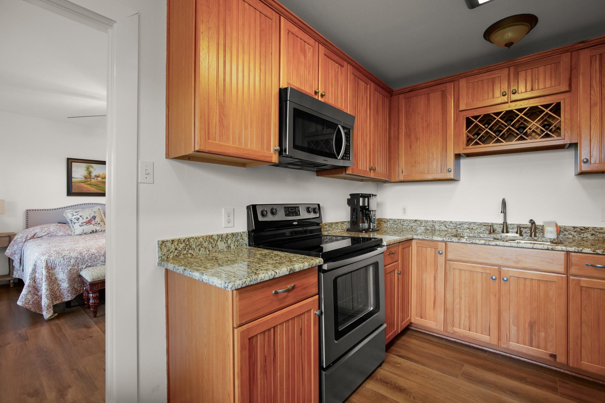 650 Bluffview Dr, Wimberley, TX 78676