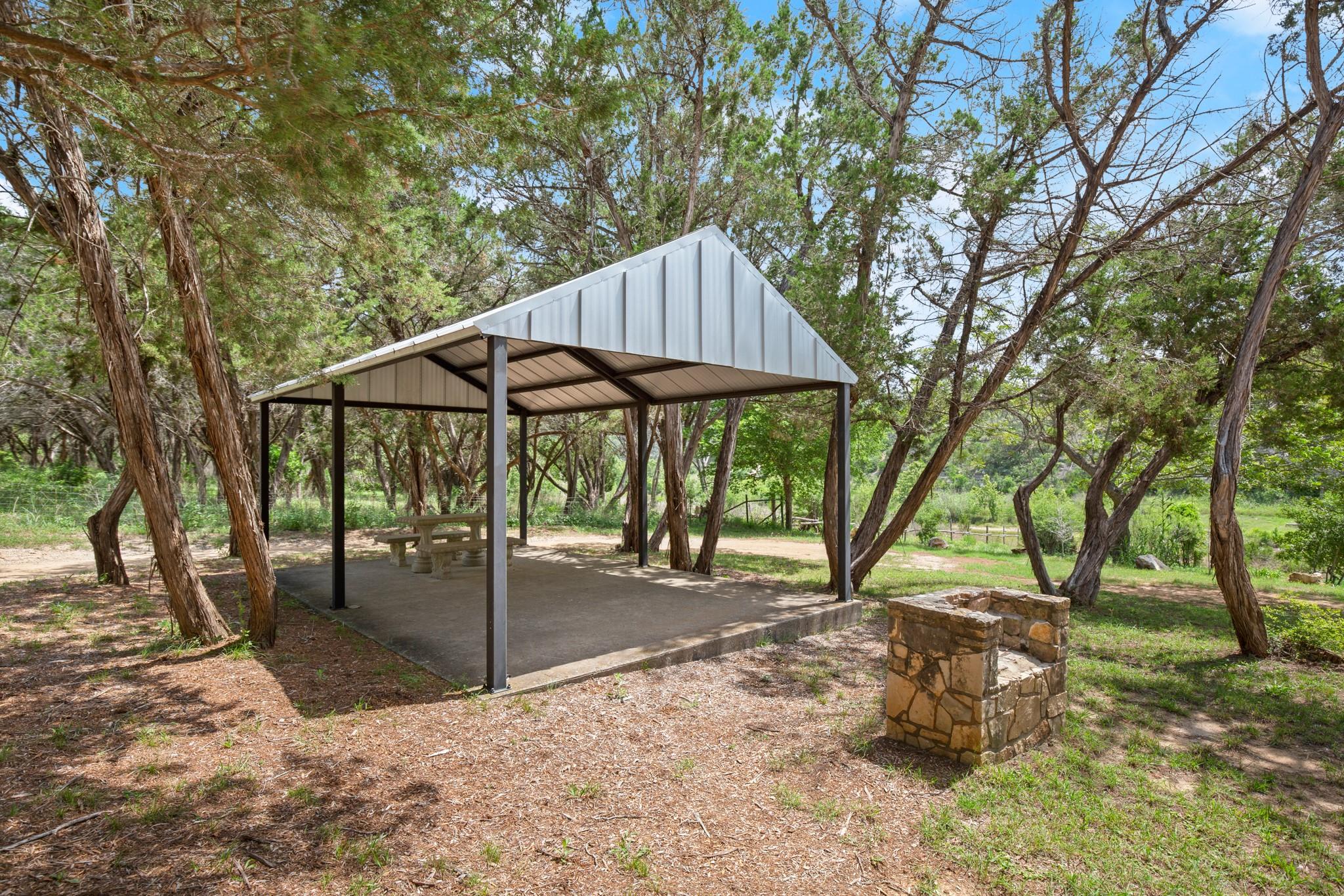 650 Bluffview Dr, Wimberley, TX 78676