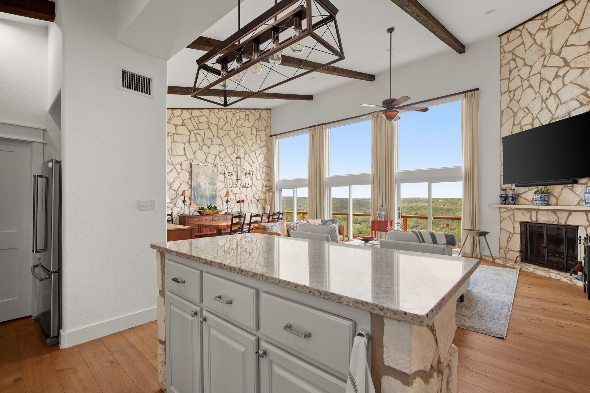 650 Bluffview Dr, Wimberley, TX 78676