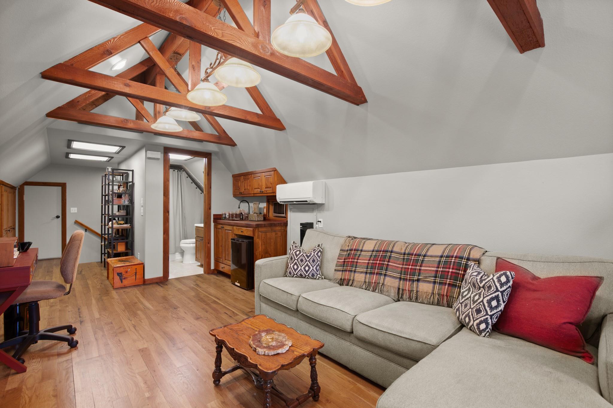650 Bluffview Dr, Wimberley, TX 78676