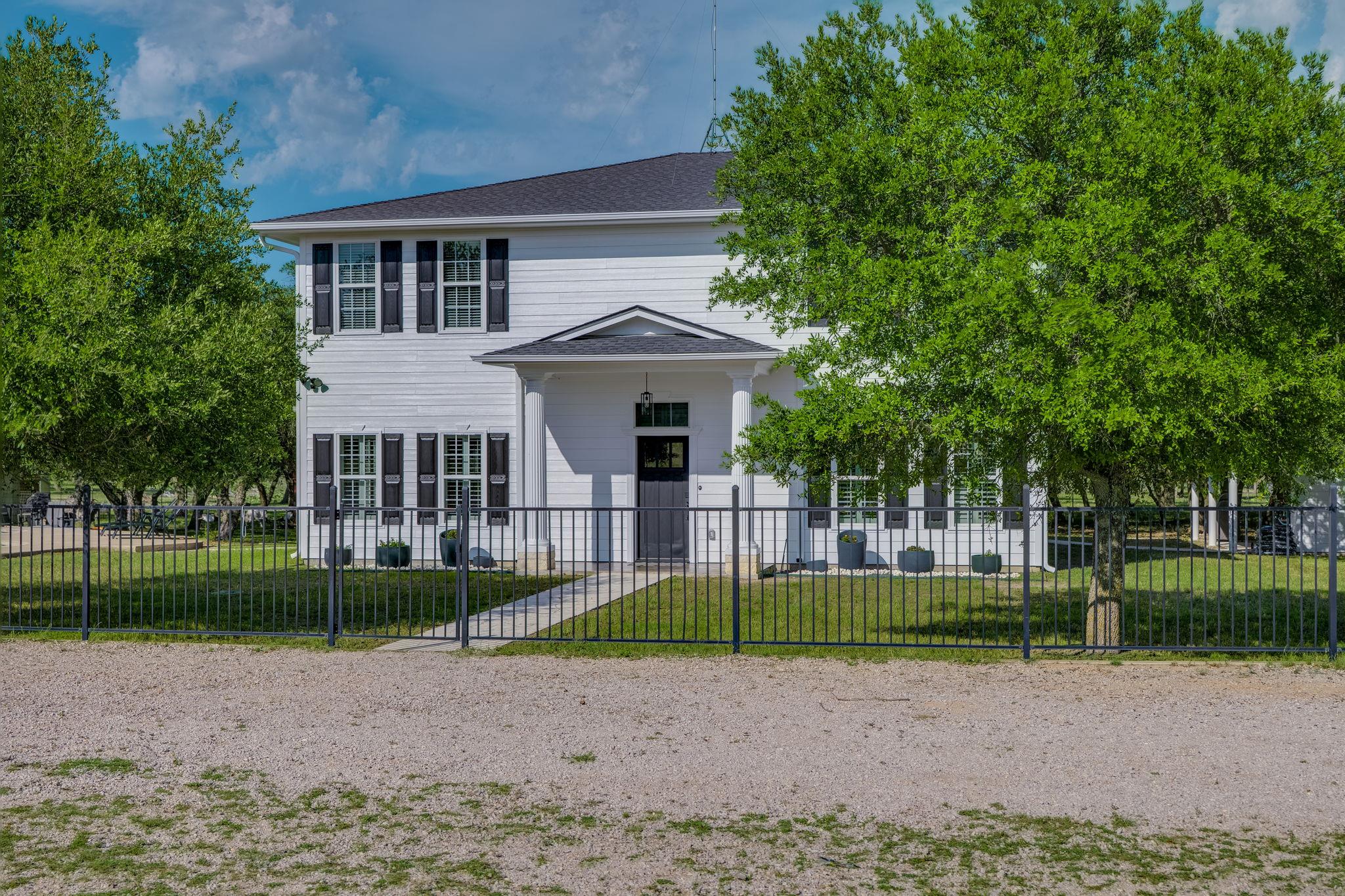 1185 County Road 258, Bertram, TX 78605