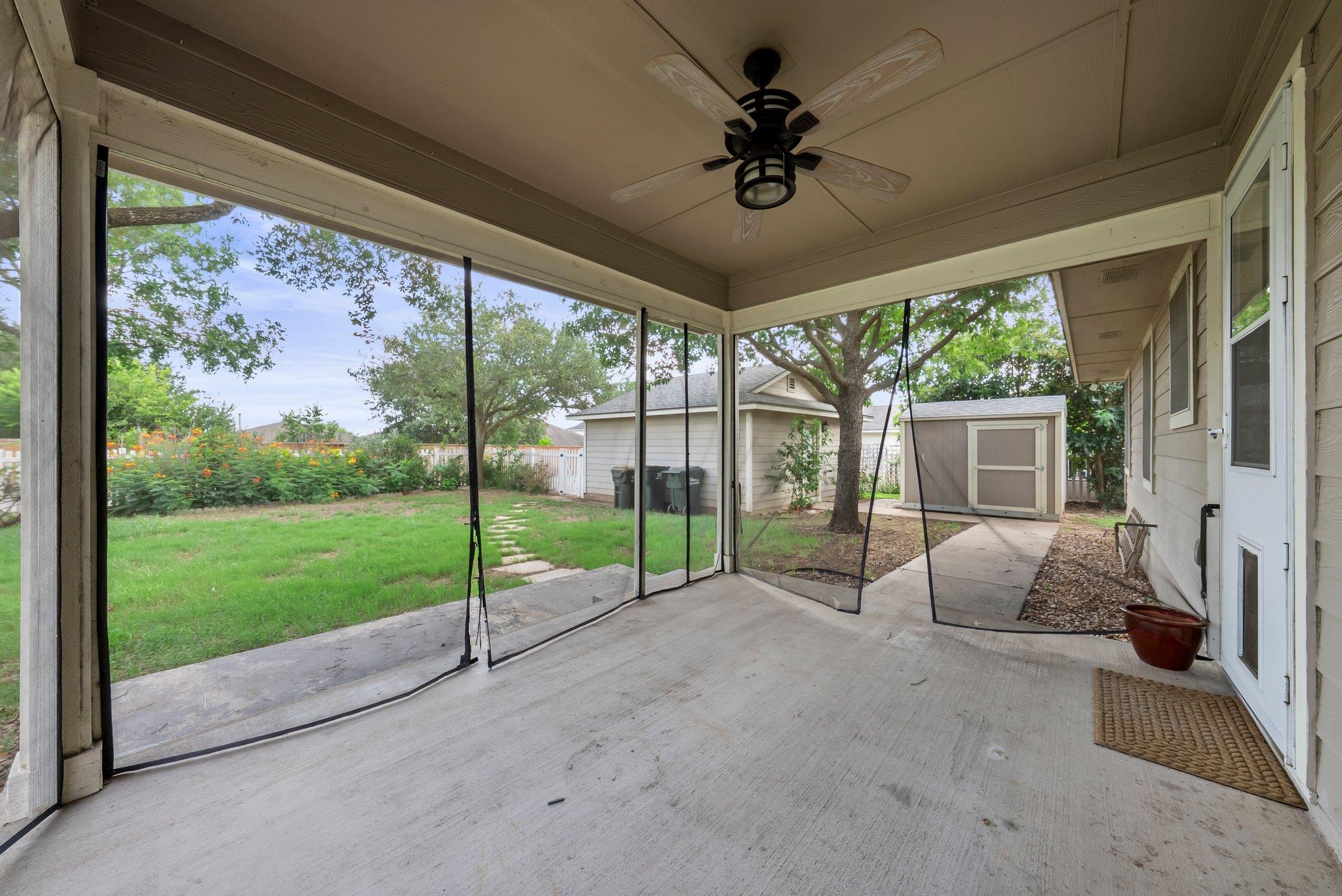 298 Hogan, Kyle, TX 78640