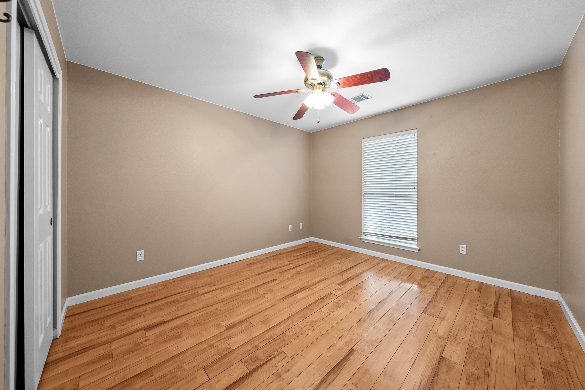 298 Hogan, Kyle, TX 78640