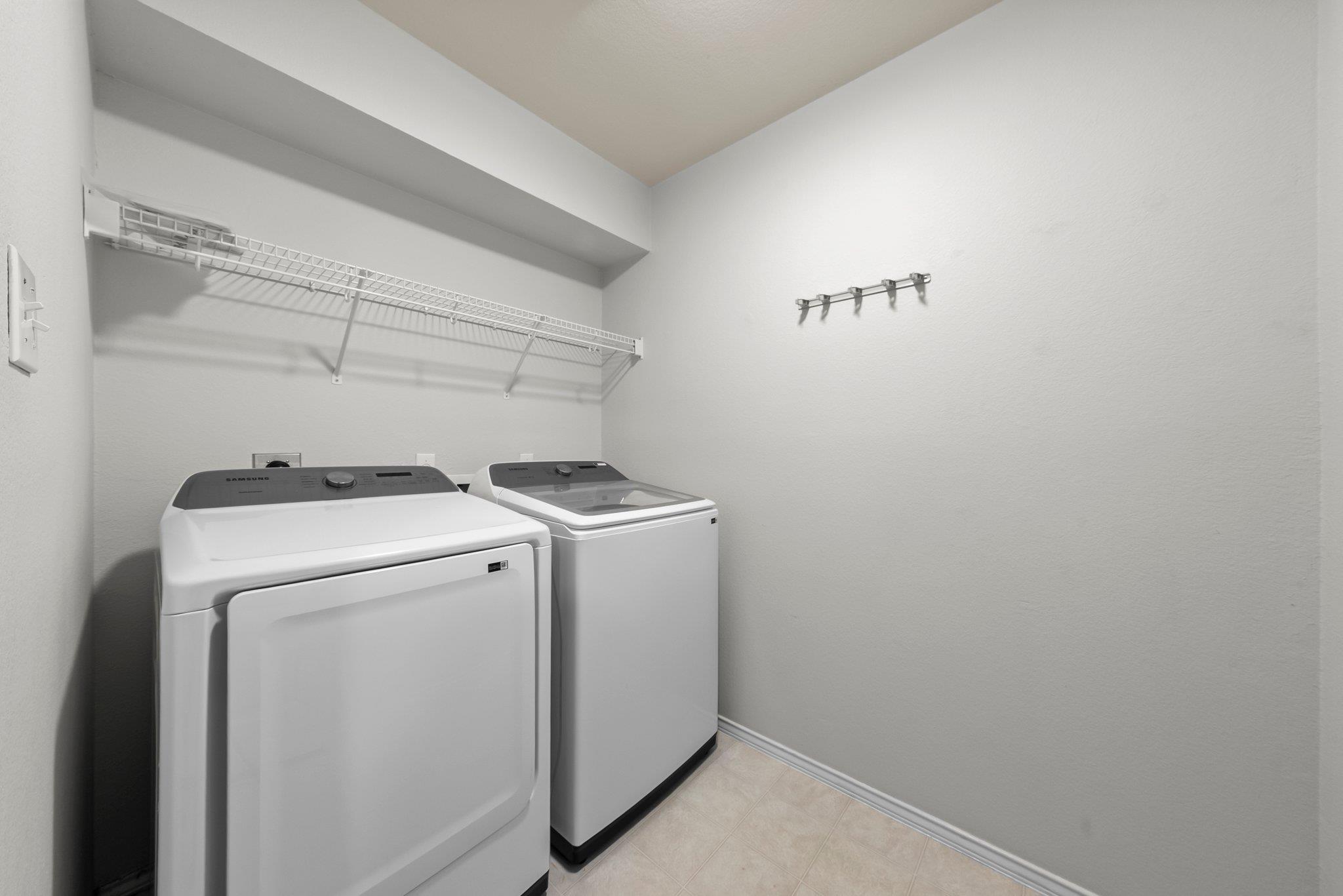 298 Hogan, Kyle, TX 78640