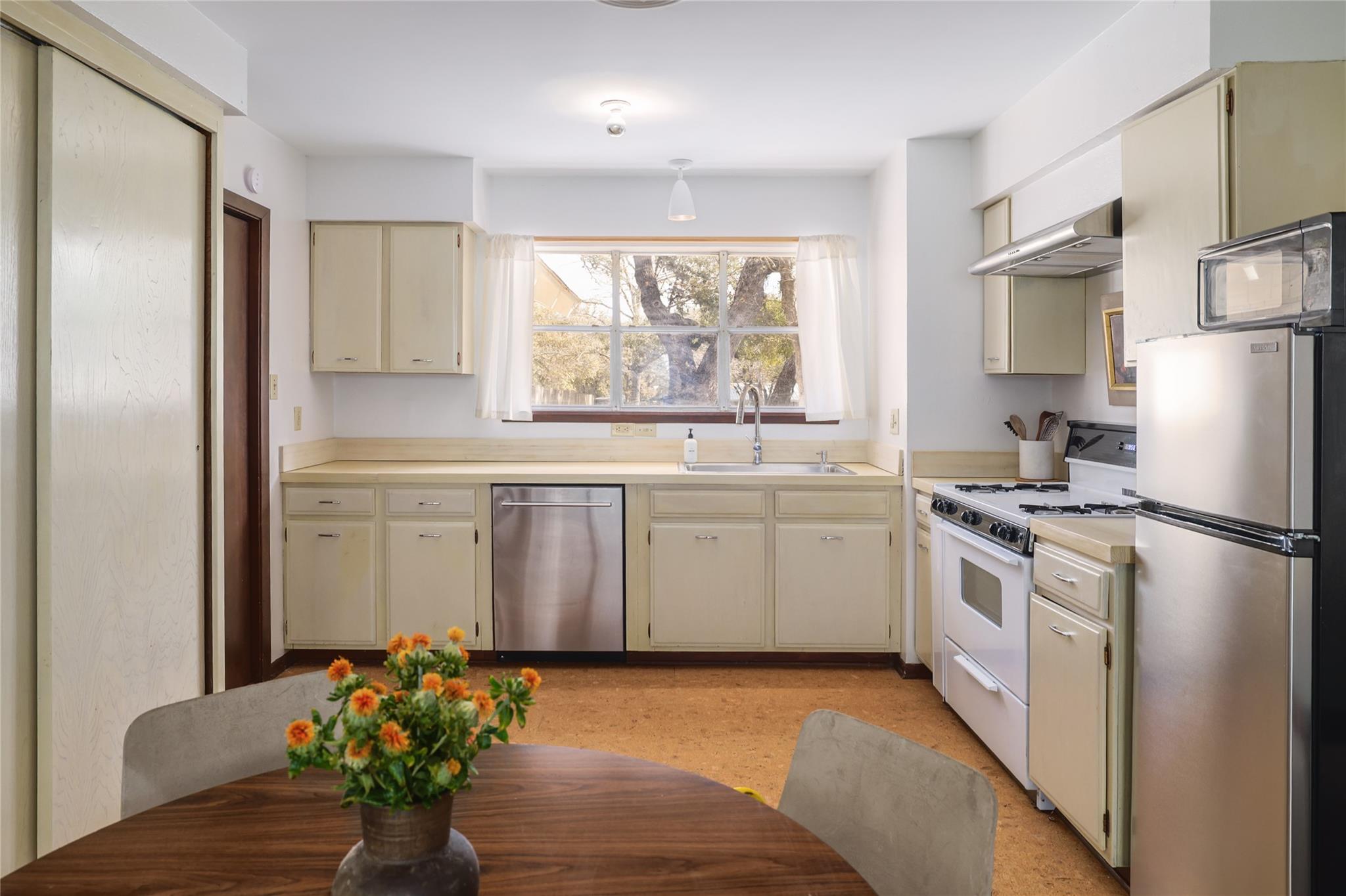 305 Reimer Ave, San Marcos, TX 78666