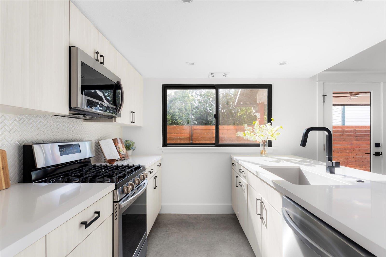 409 W 55th 1/2 St # 2, Austin, TX 78751