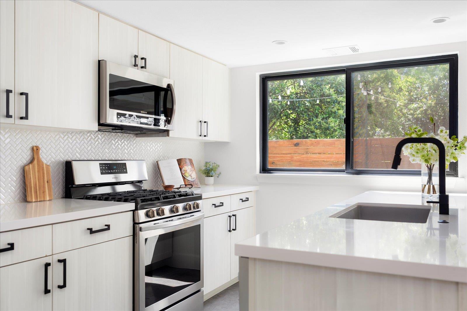 409 W 55th 1/2 St # 2, Austin, TX 78751