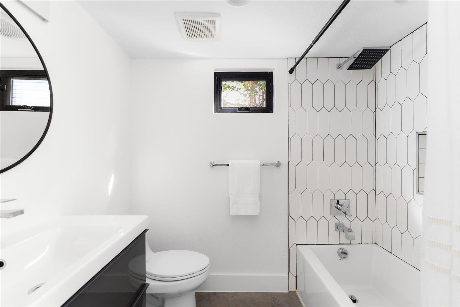 409 W 55th 1/2 St # 2, Austin, TX 78751