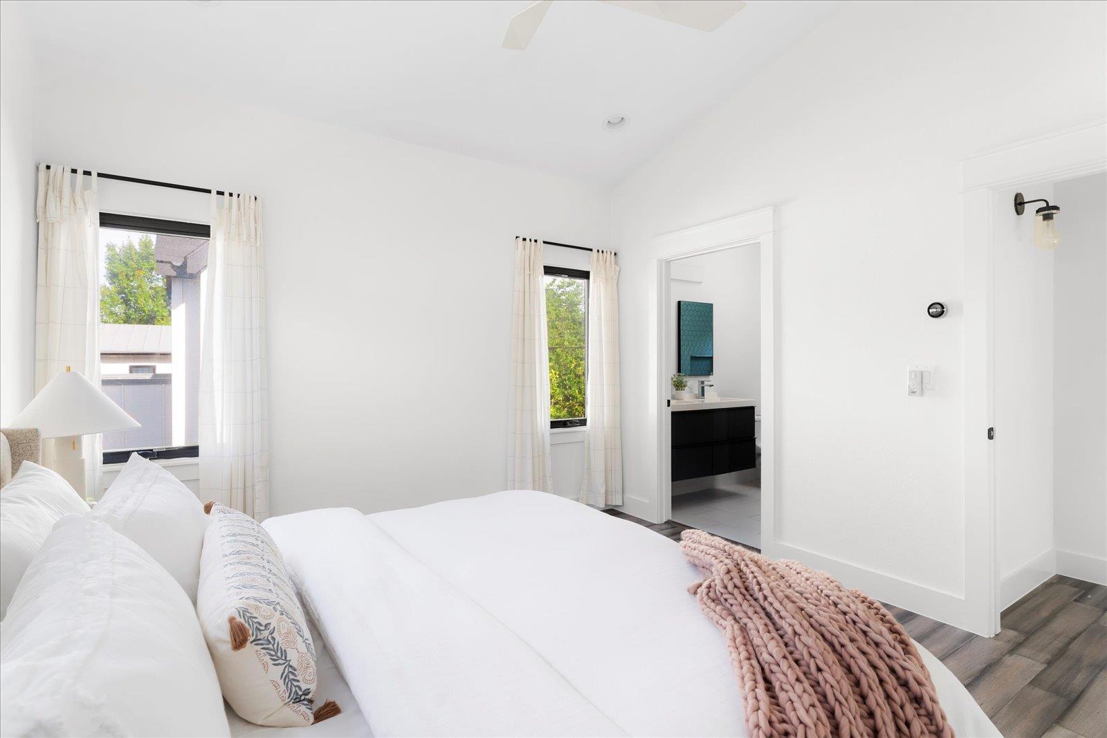 409 W 55th 1/2 St # 2, Austin, TX 78751