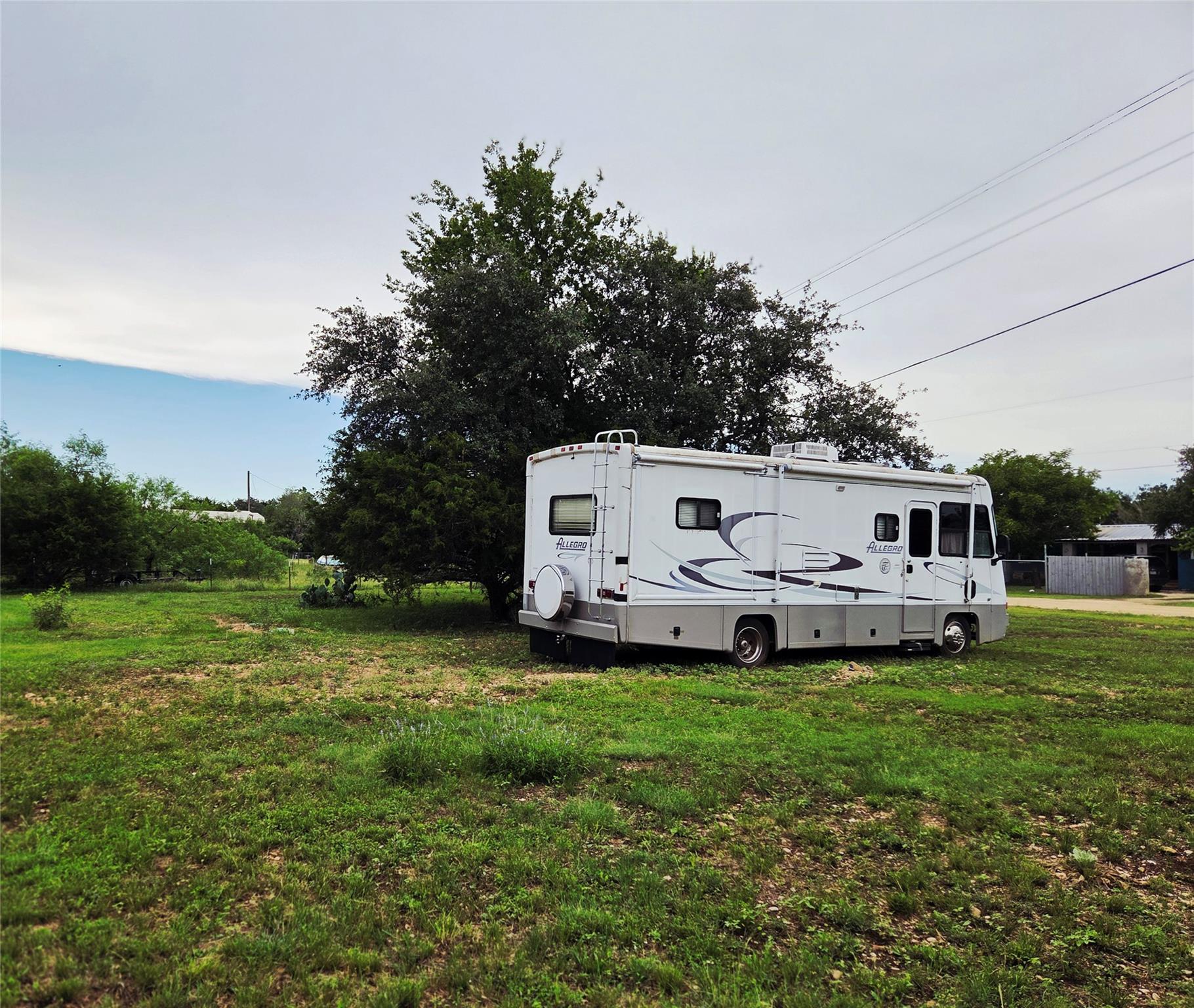360 Paloma Dr, Bandera, TX 78003