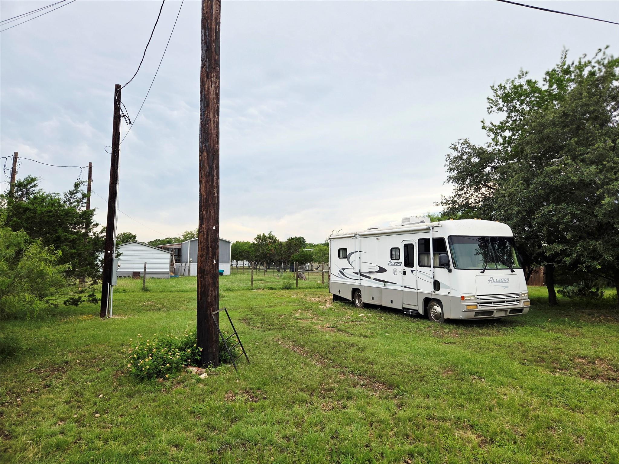 360 Paloma Dr, Bandera, TX 78003