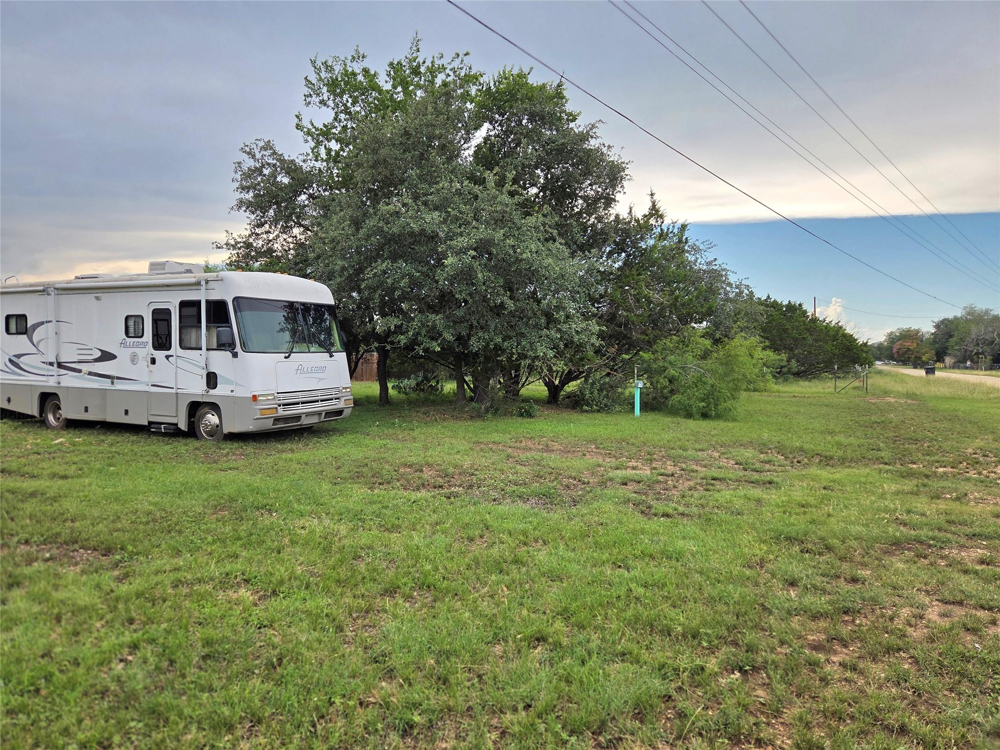 360 Paloma Dr, Bandera, TX 78003