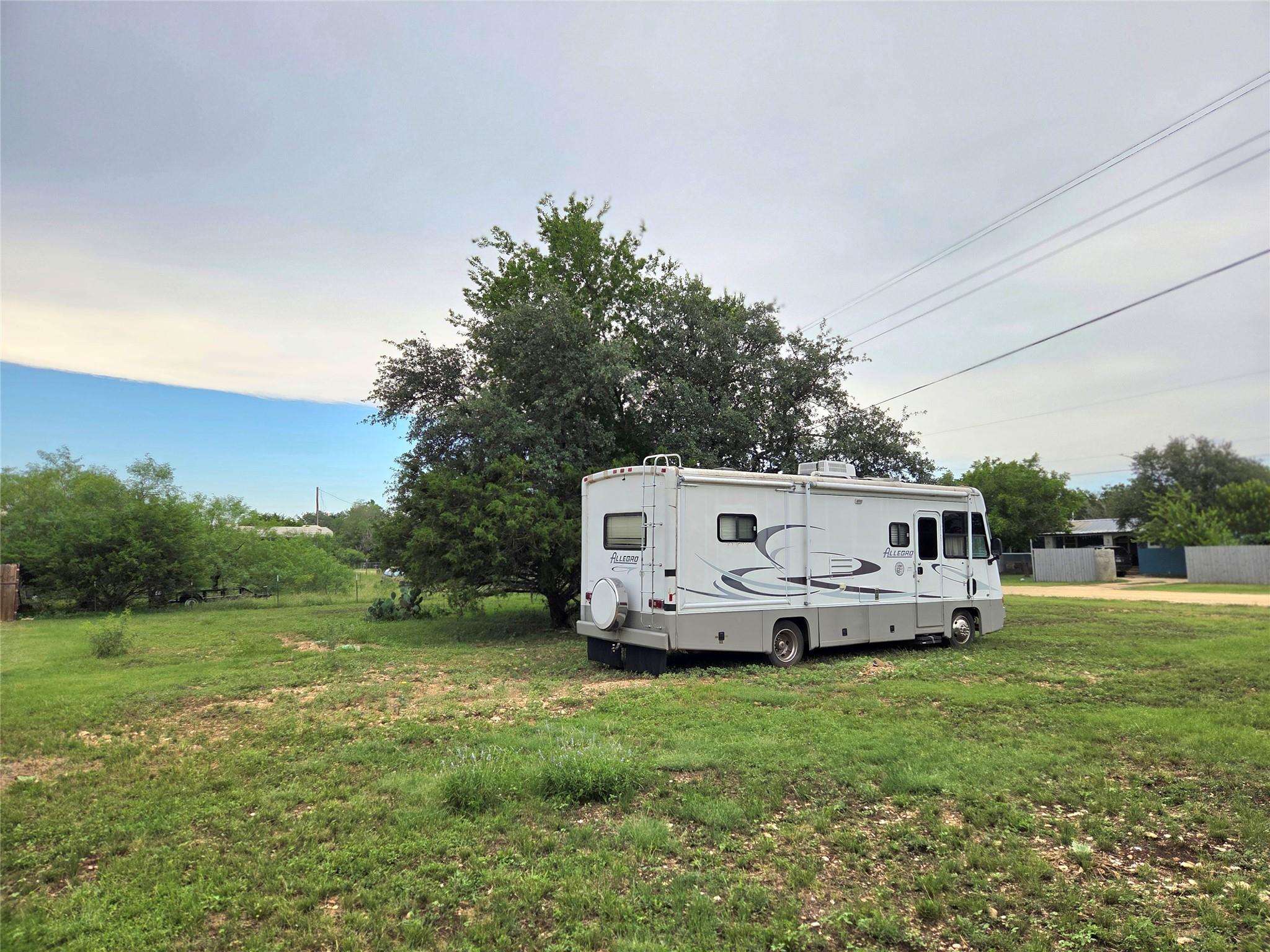 360 Paloma Dr, Bandera, TX 78003
