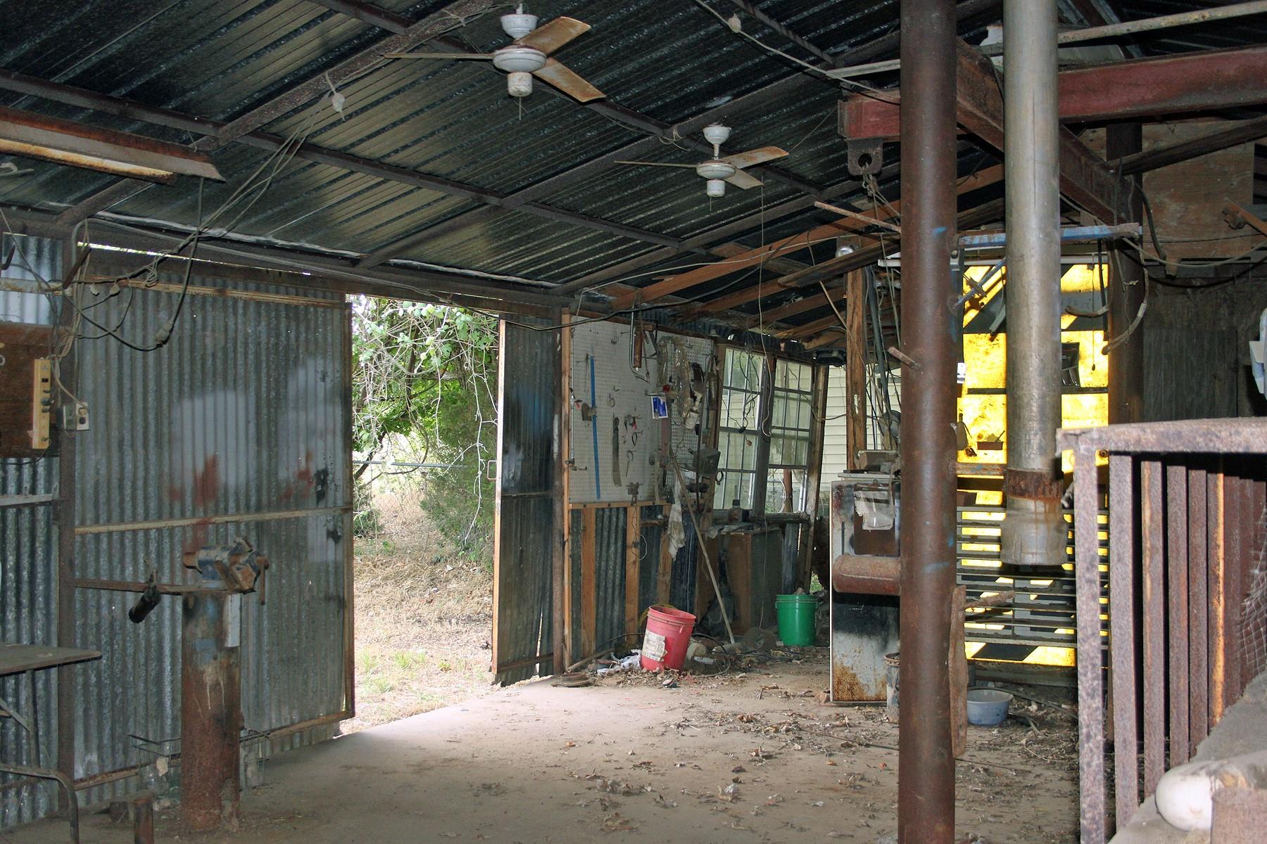 1141 Fm 3158, Dale, TX 78616