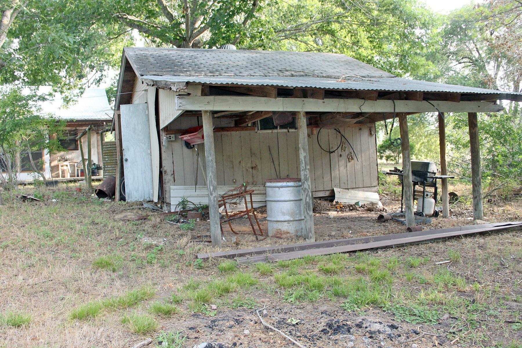 1141 Fm 3158, Dale, TX 78616