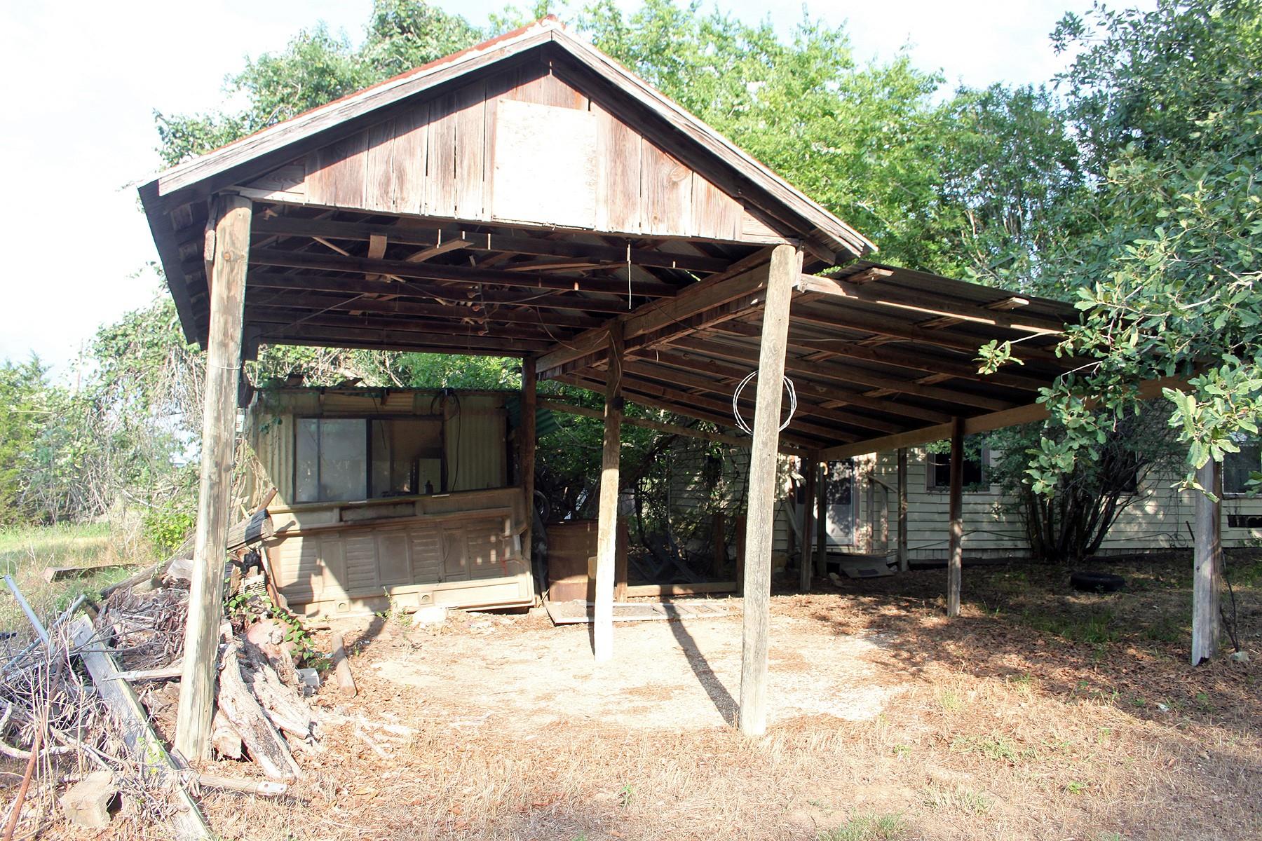 1141 Fm 3158, Dale, TX 78616