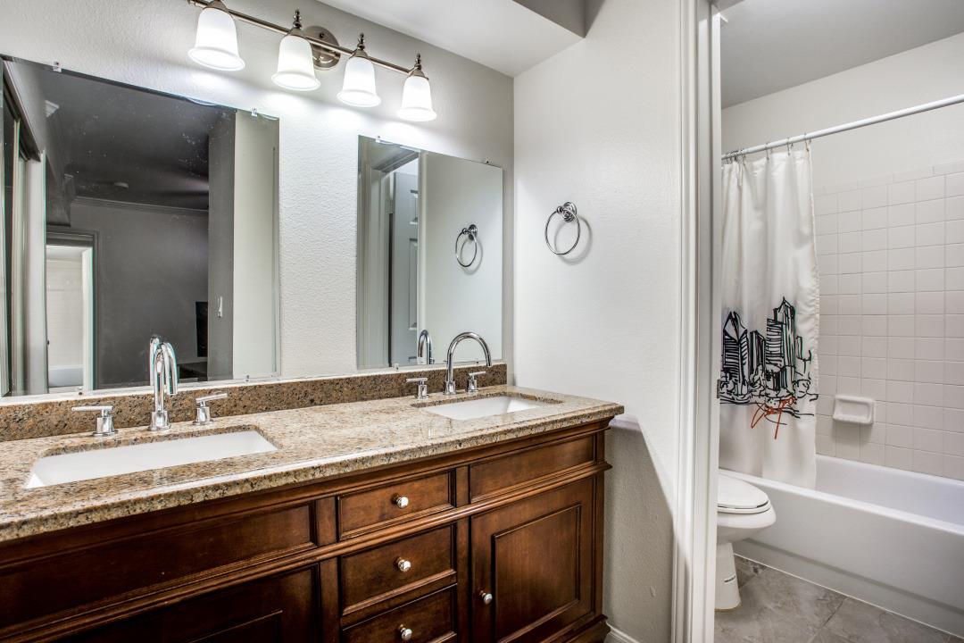 501 W 26th St # 105, Austin, TX 78705