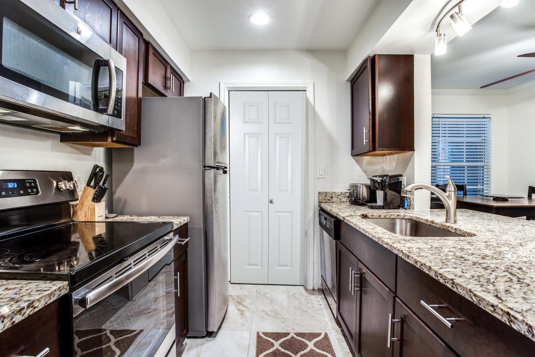 501 W 26th St # 105, Austin, TX 78705