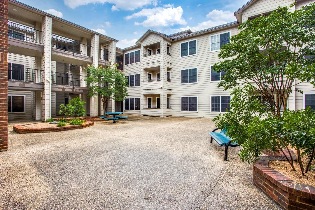 501 W 26th St # 105, Austin, TX 78705