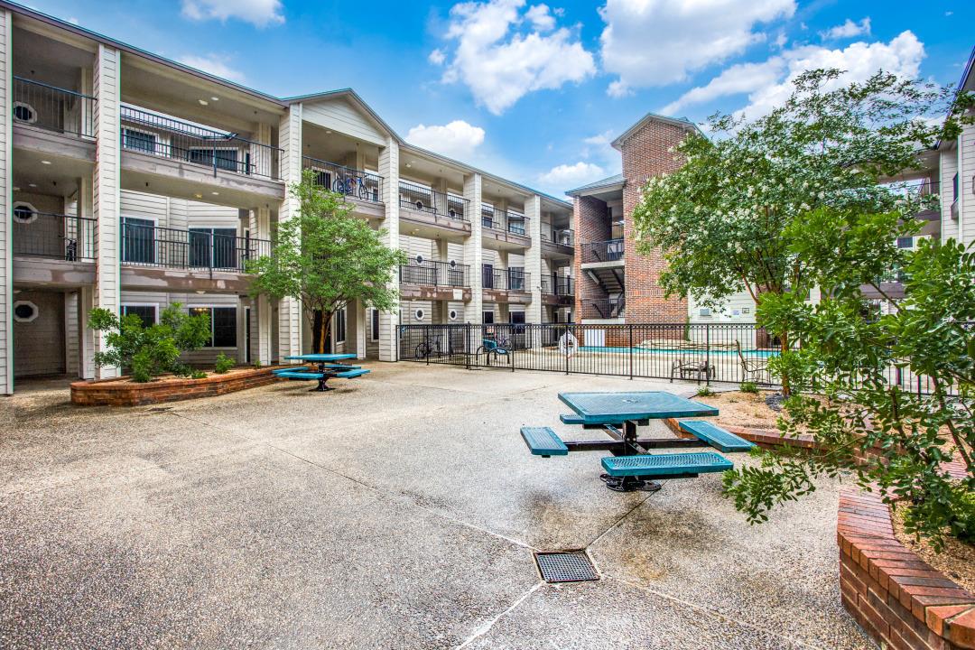501 W 26th St # 105, Austin, TX 78705