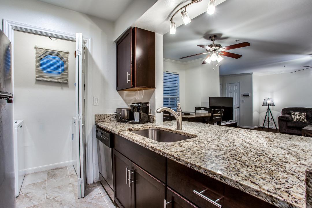 501 W 26th St # 105, Austin, TX 78705