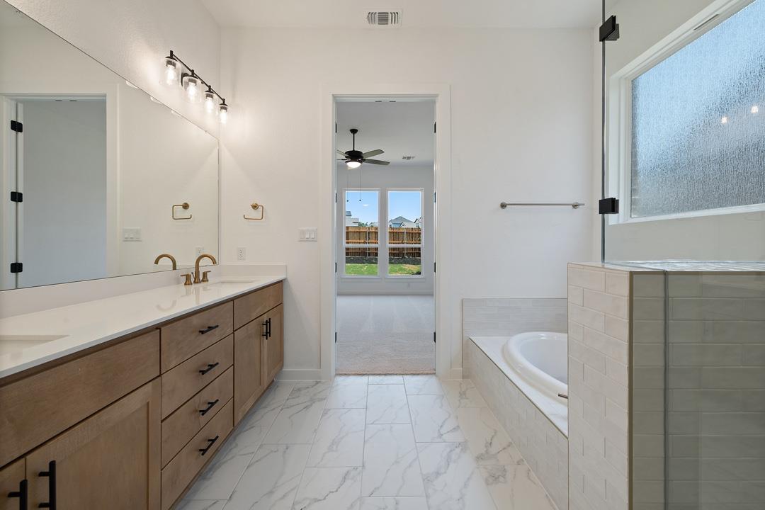 418 Darley Oak Drive, Dripping Springs, TX 78620