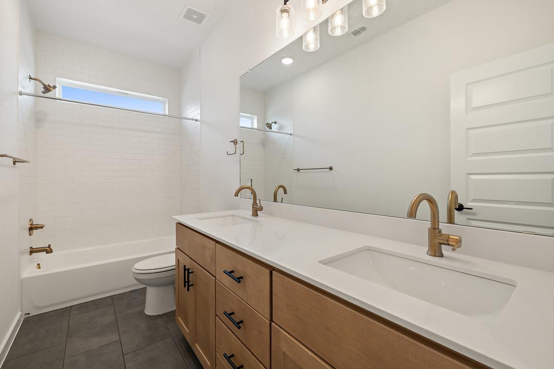 418 Darley Oak Drive, Dripping Springs, TX 78620