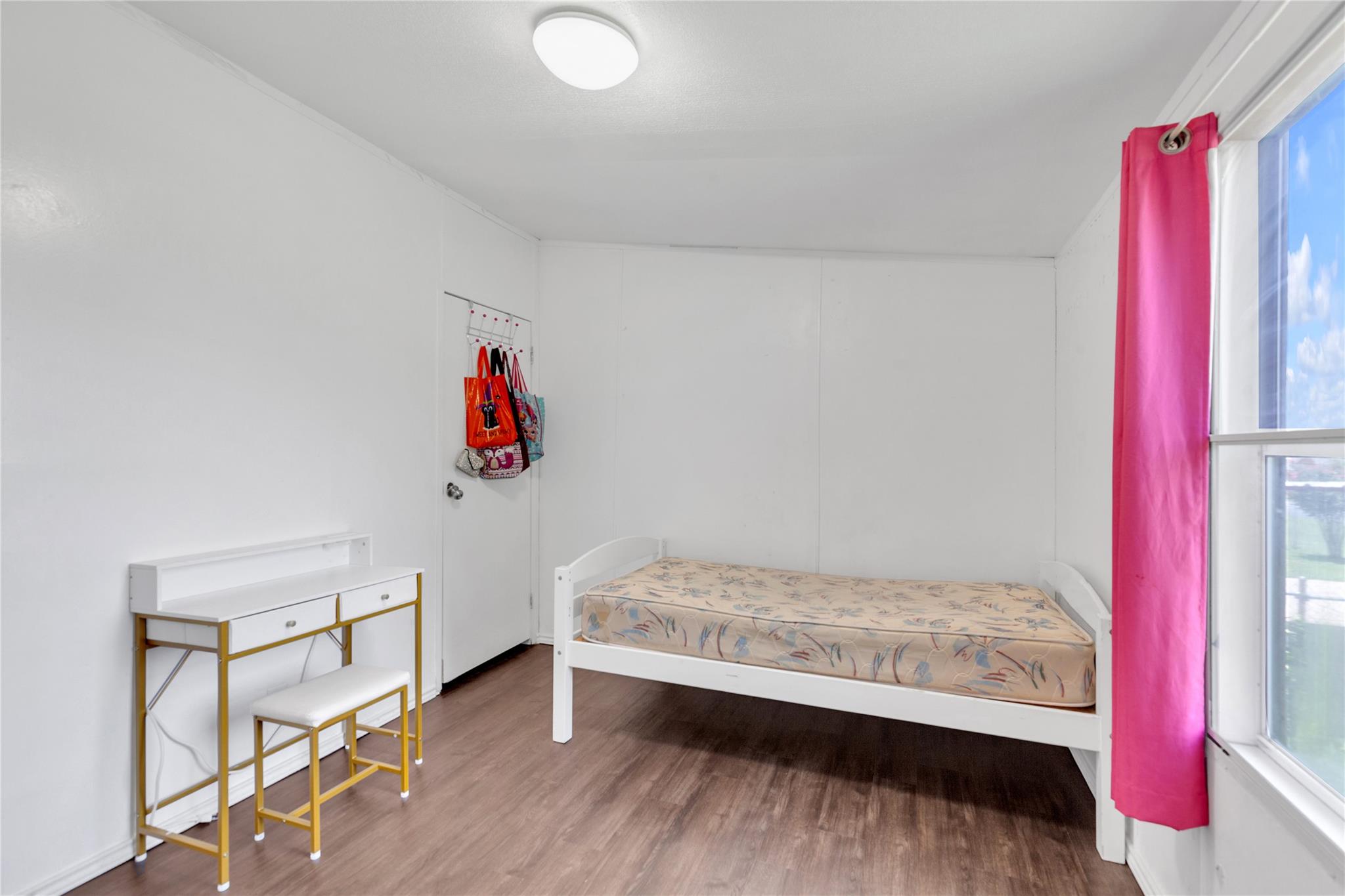 216 Rain Creek Dr, Hutto, TX 78634