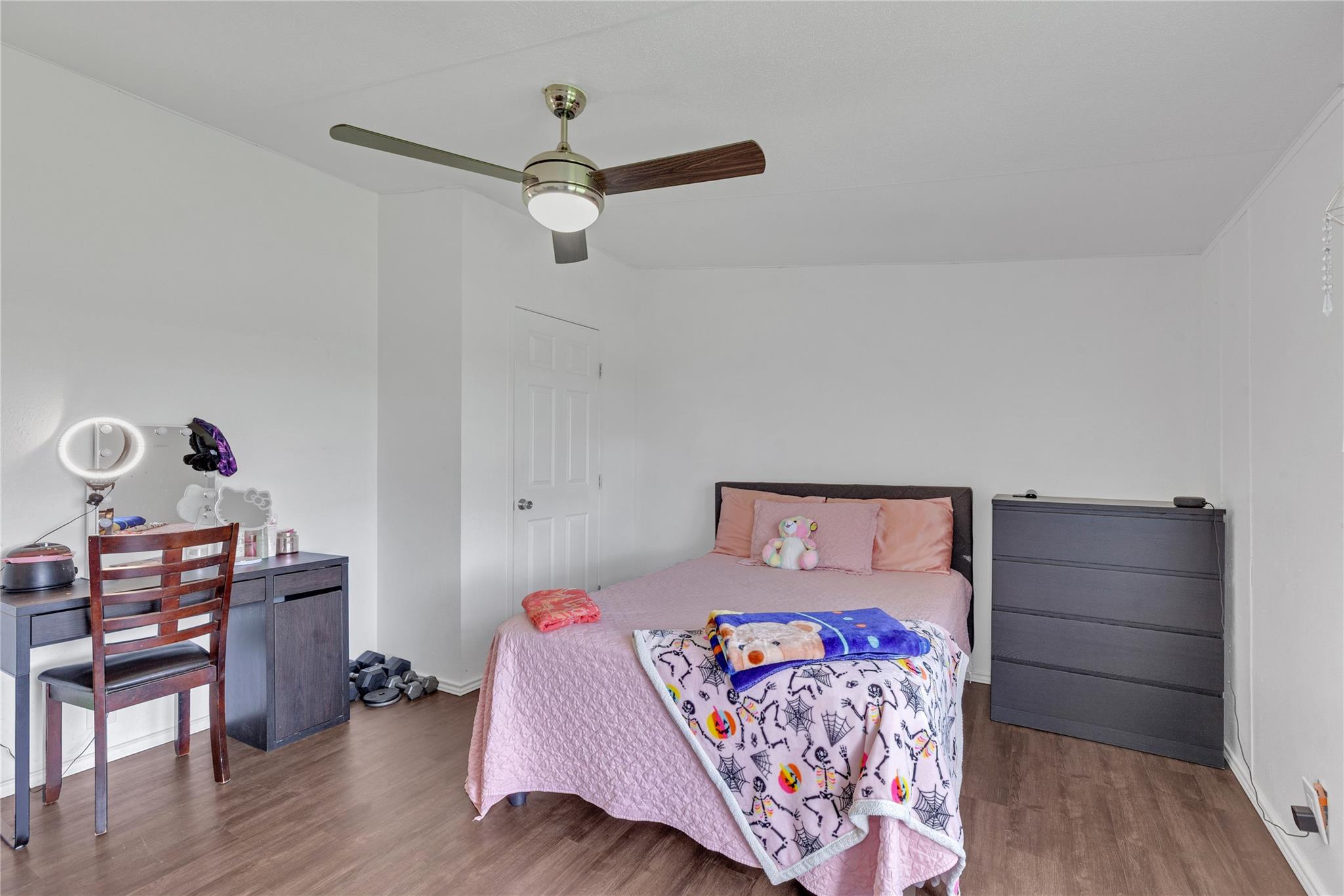 216 Rain Creek Dr, Hutto, TX 78634