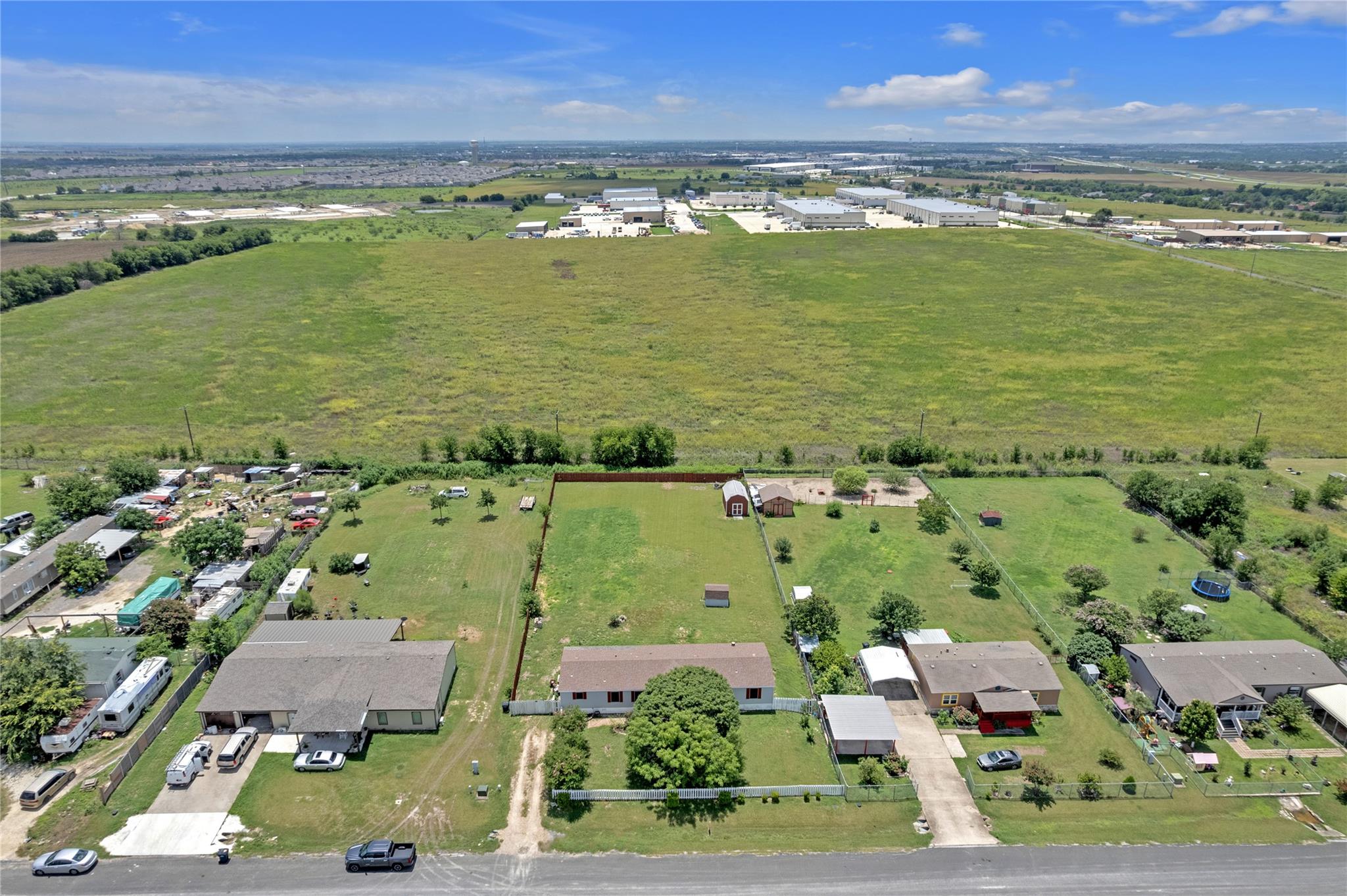 216 Rain Creek Dr, Hutto, TX 78634