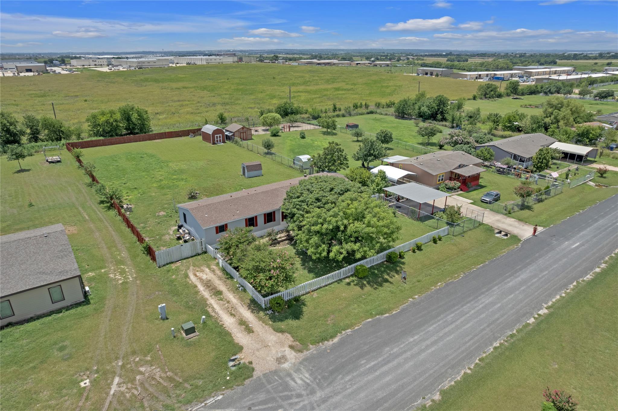 216 Rain Creek Dr, Hutto, TX 78634